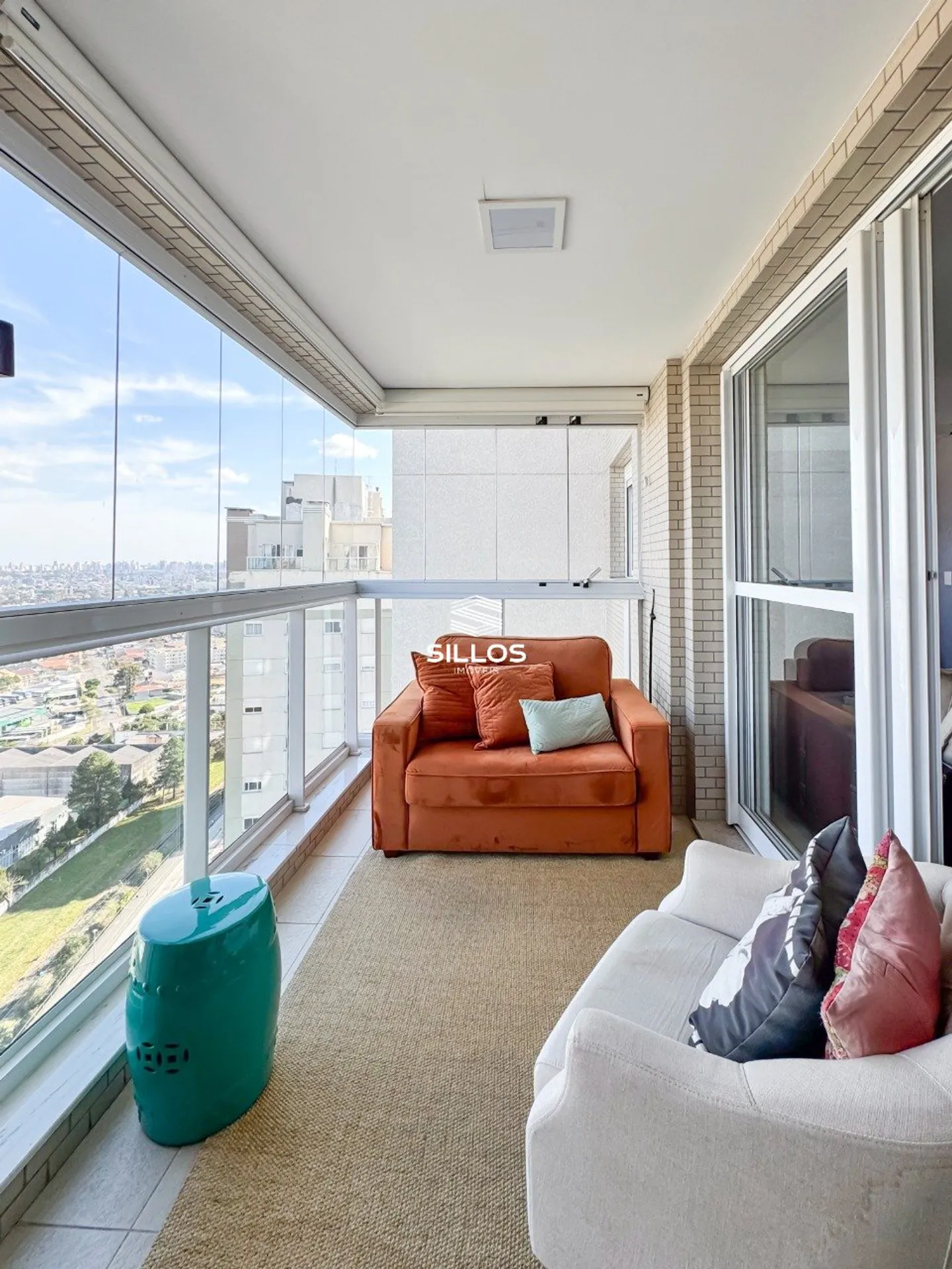 3-bedroom apartment with a bathtub in Curitiba — photo 6