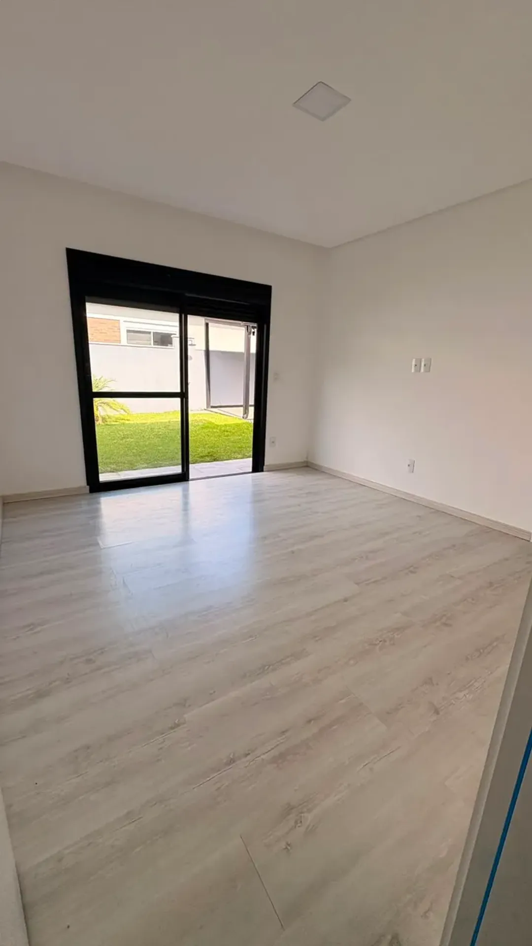 5-suite house with open-plan kitchen and 480 m² — photo 18