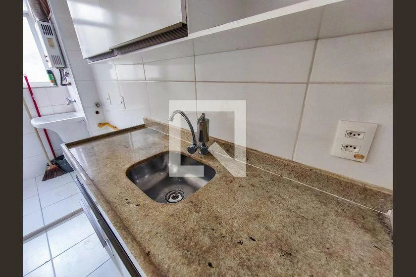 2-bedroom apartment in a building with a pool — photo 31