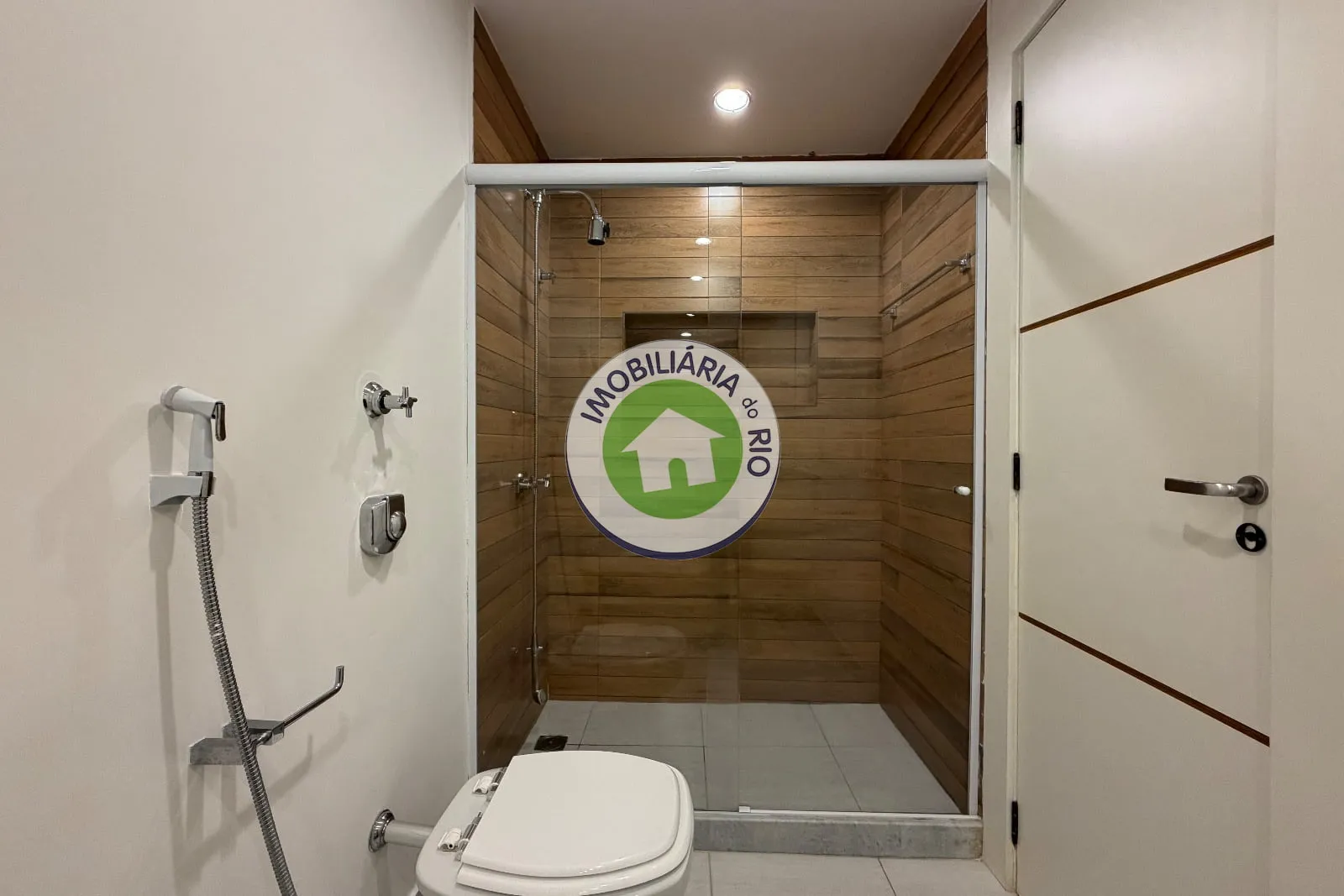 Apartamento sem mobília com 4 quartos e 5 banheiros — photo 25