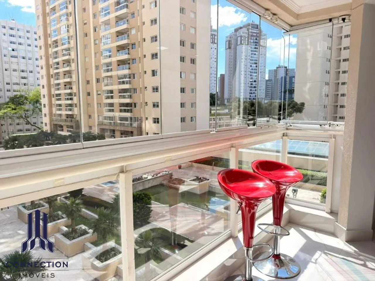 Apartment on the 3rd floor with a glass-enclosed balcony — photo 6