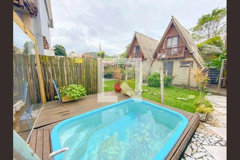 Studio in a building with a pool — photo 28