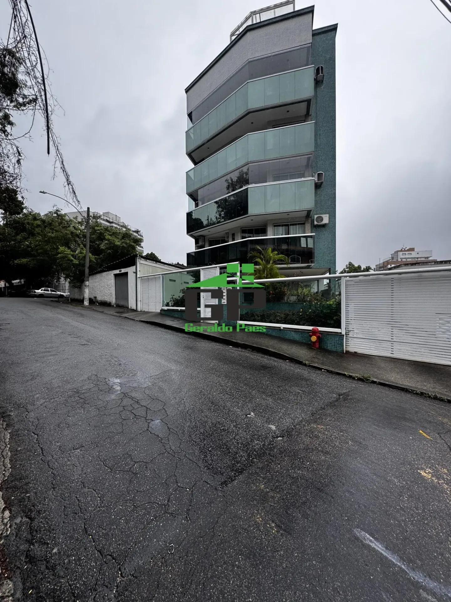 3-bedroom apartment with 2 en-suites and a balcony — photo 24