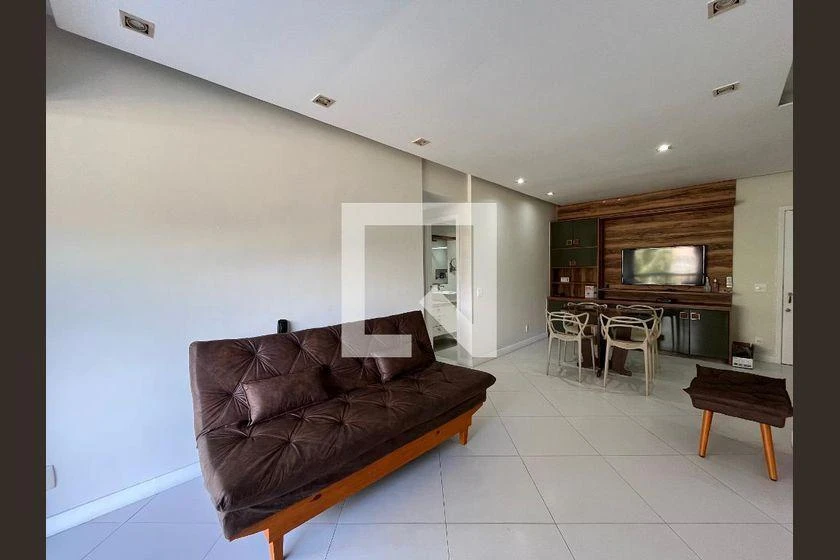 2-bedroom apartment in a building with a gym — photo 14