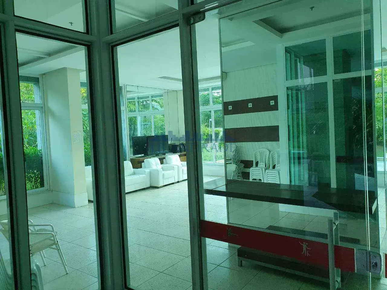 Furnished 2-bedroom apartment with a suite and balcony — photo 6