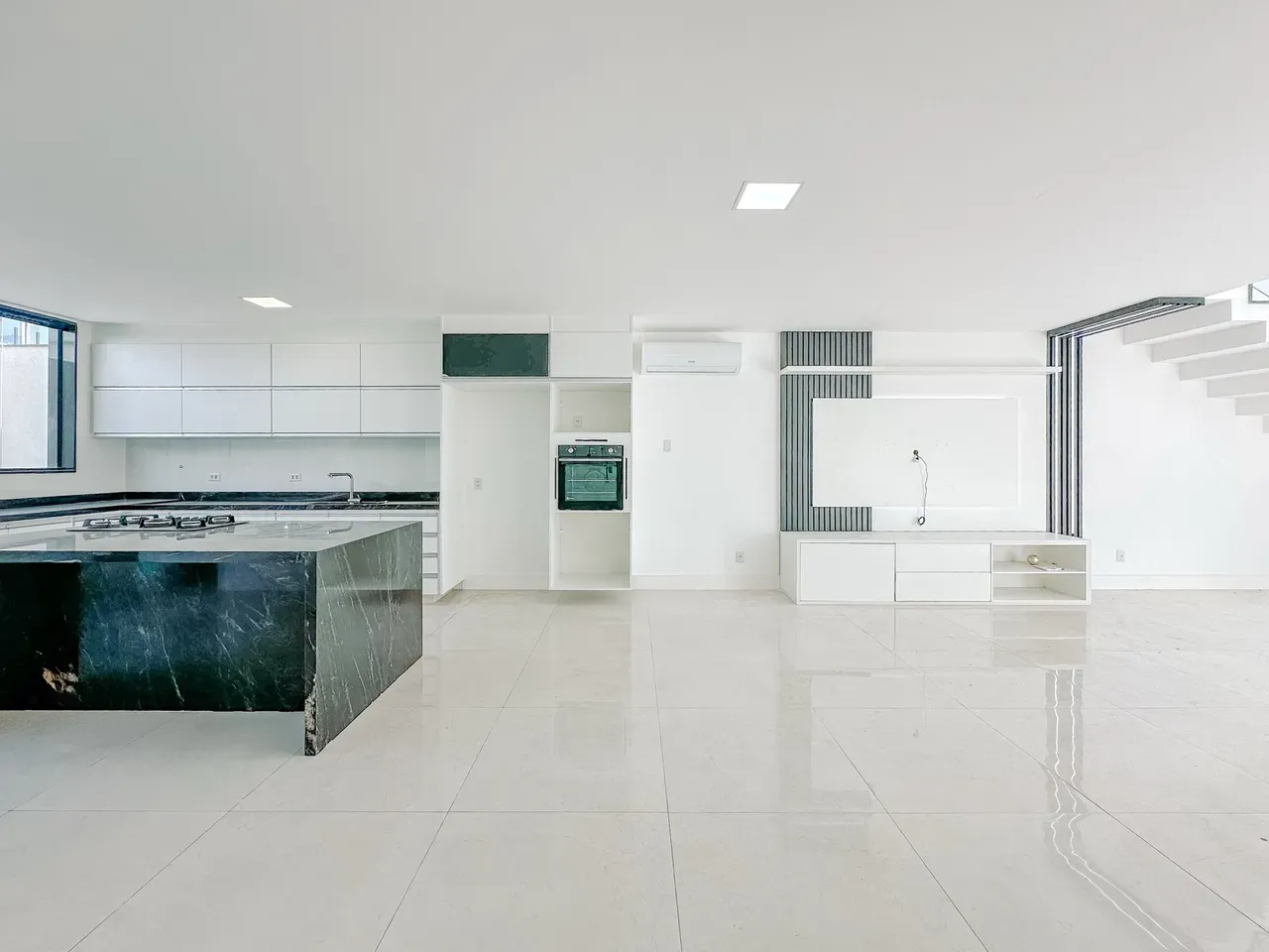4-suite house with 6 bathrooms, 370 m² and 3 parking — photo 20