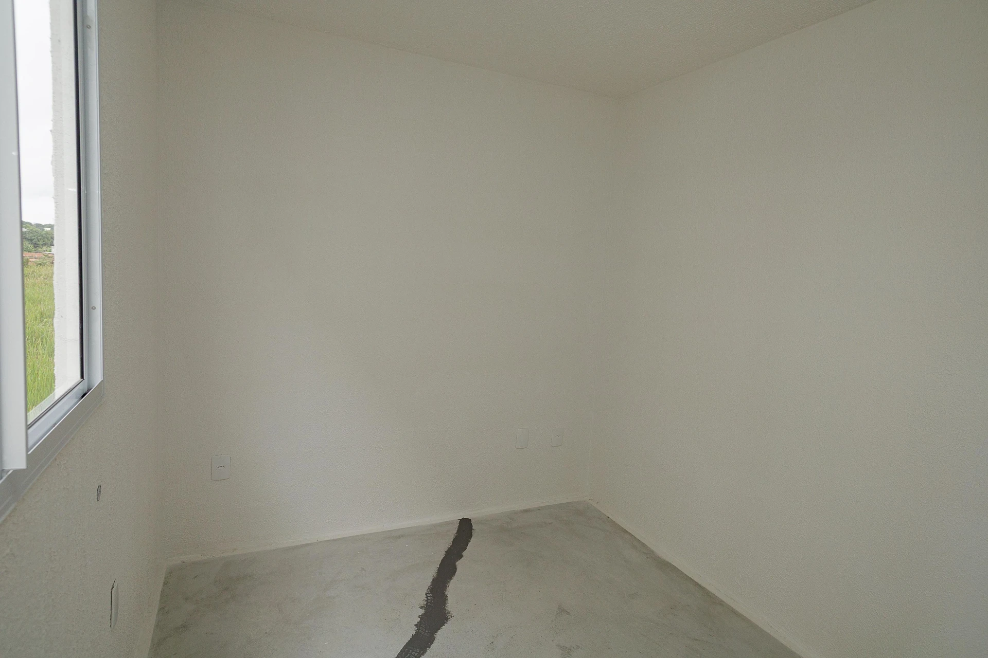 Unfurnished apartment with 2 bedrooms and 1 bathroom — photo 12