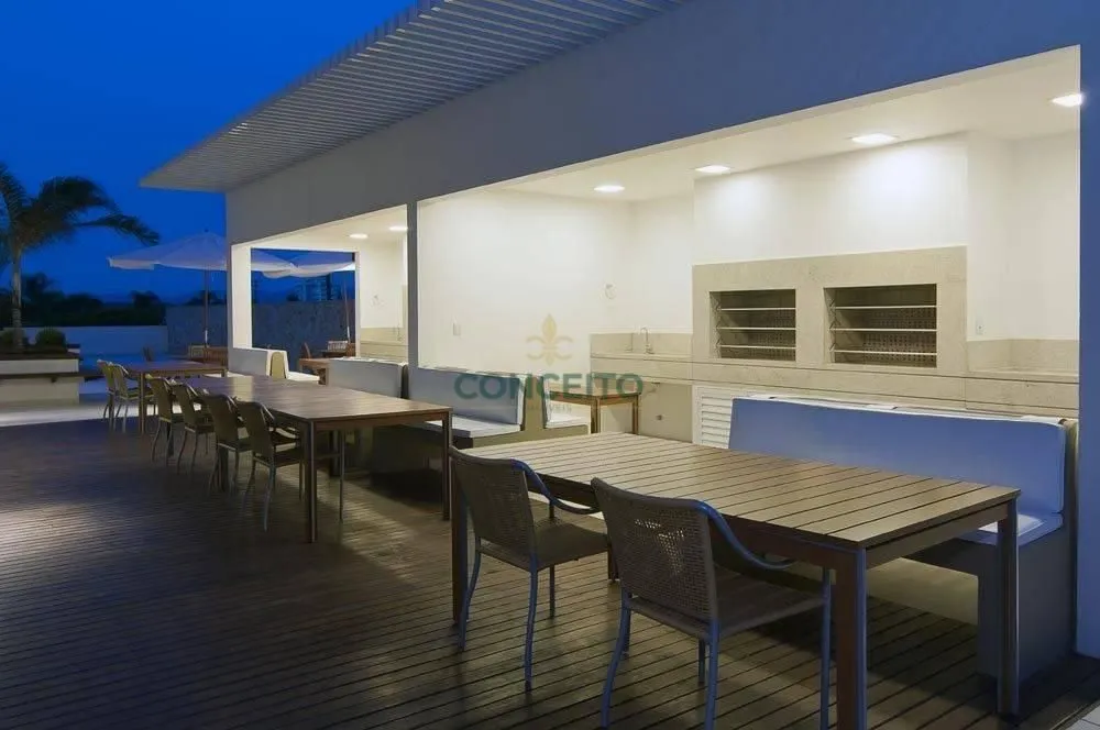 2-bedroom apartment with a walk-in closet in Florianópolis — photo 22