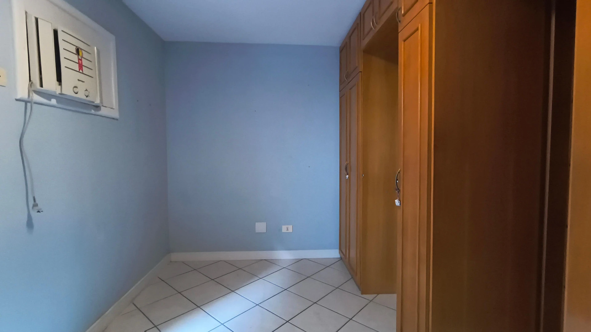 Condo house with balcony and 3 en-suite bedrooms — photo 35