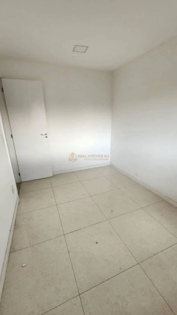 Unfurnished apartment with 3 bedrooms and 2 bathrooms — photo 19