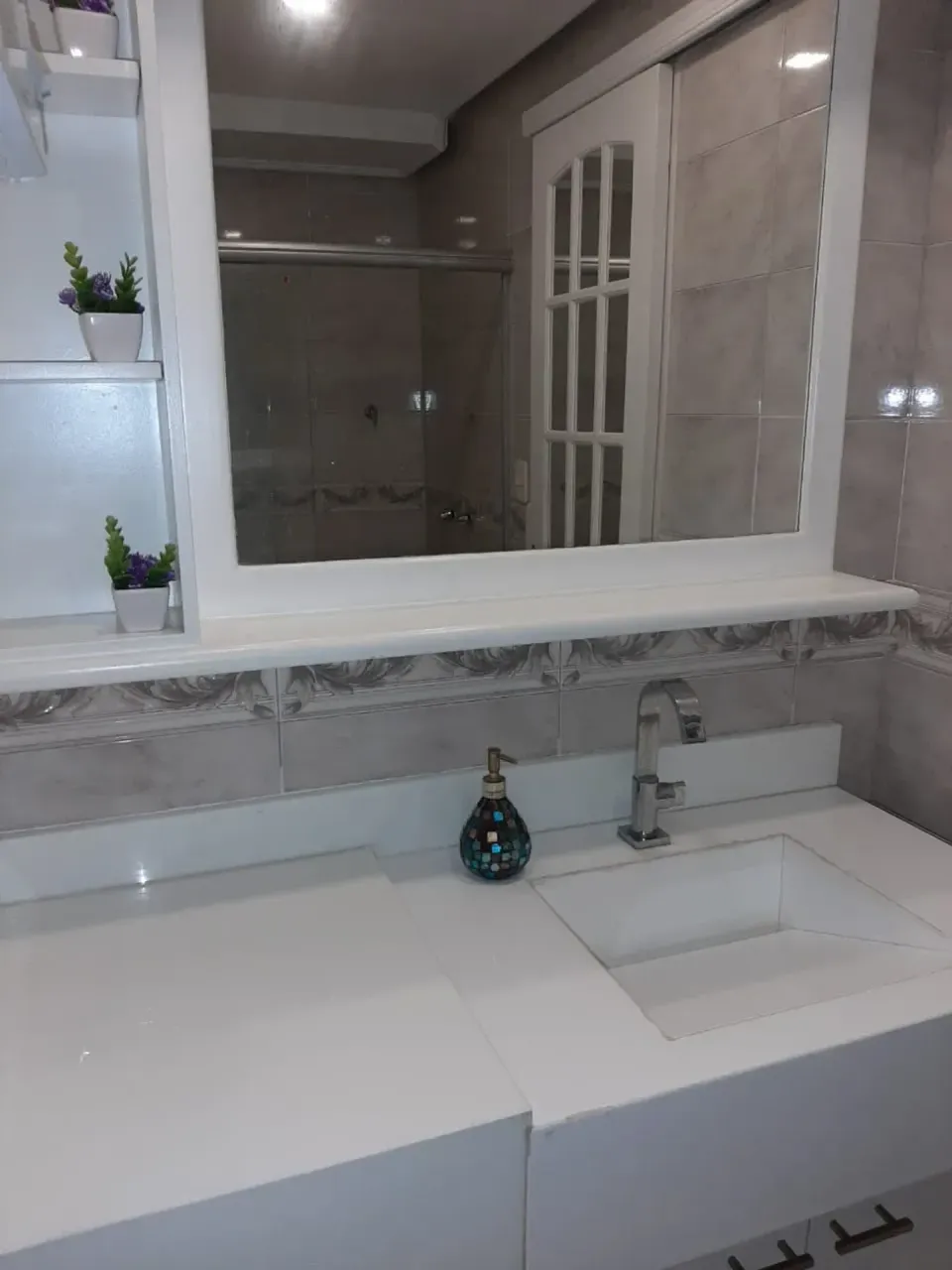 2-bedroom apartment in a building with a gym — photo 14