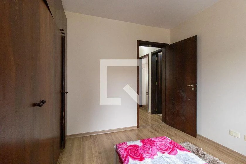 3-bedroom house with a bathtub in Curitiba — photo 22
