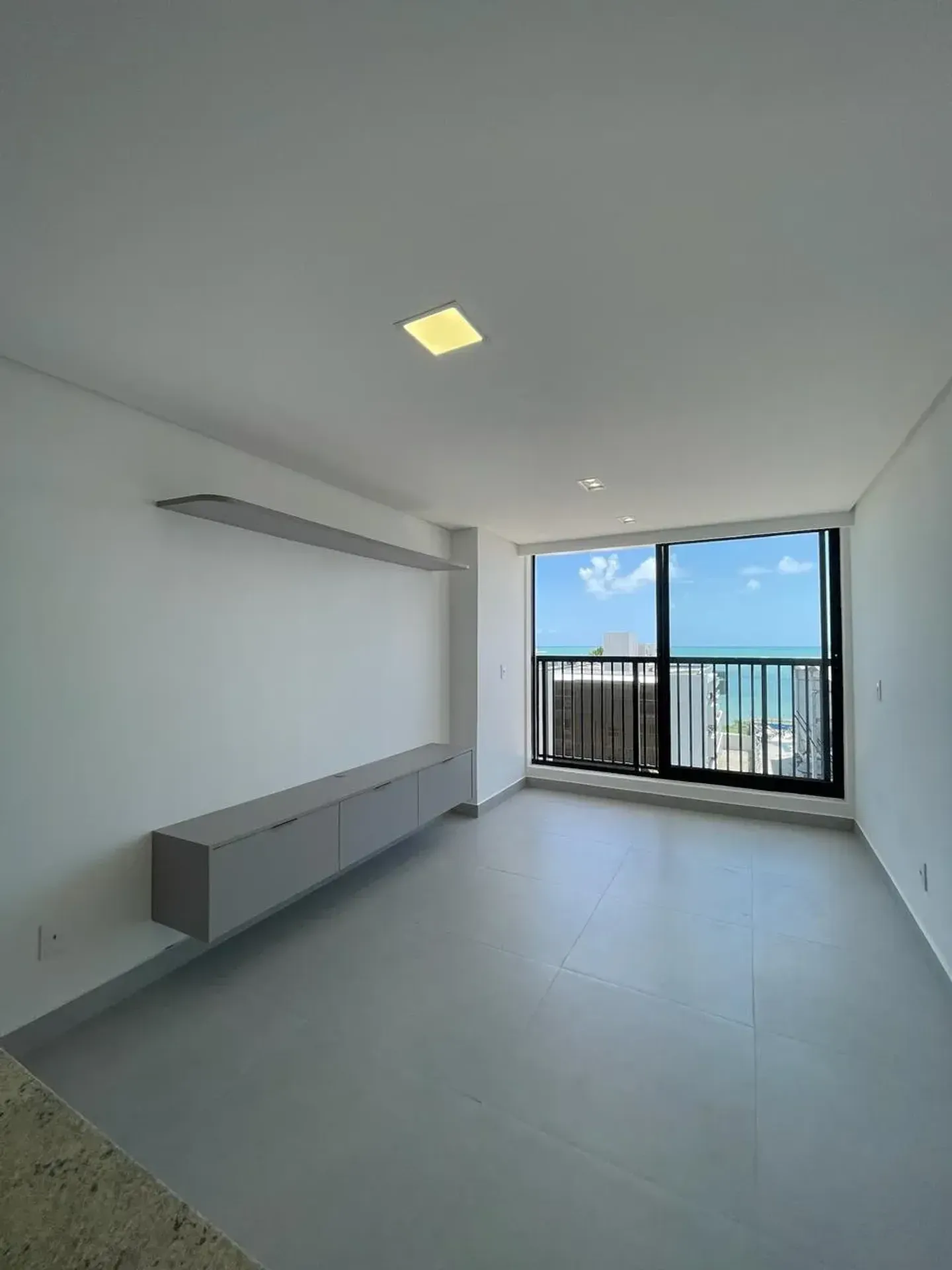 Furnished apartment, 63 m², with a water view