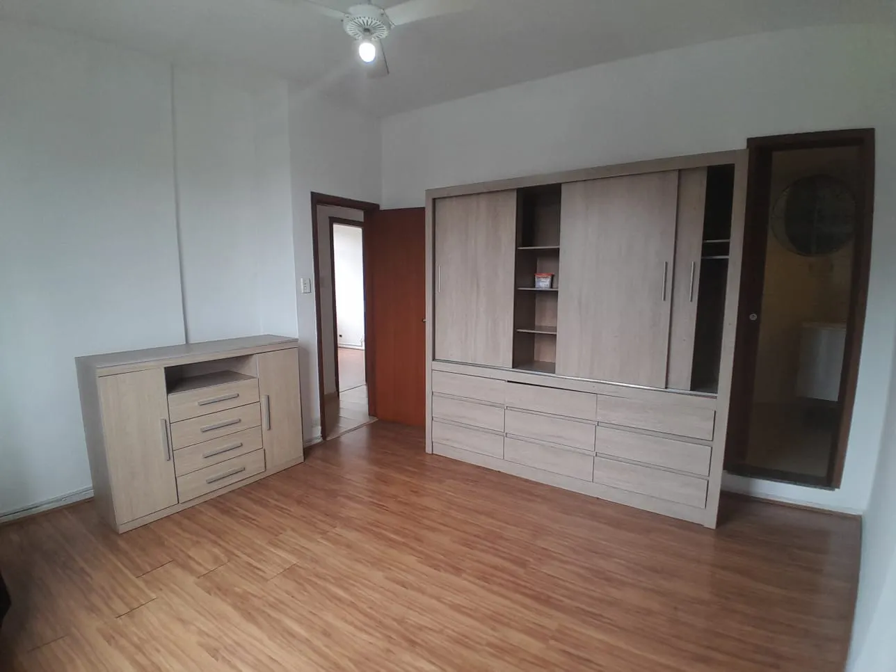 Apartment, 88 m², with wood or laminate floors — photo 9