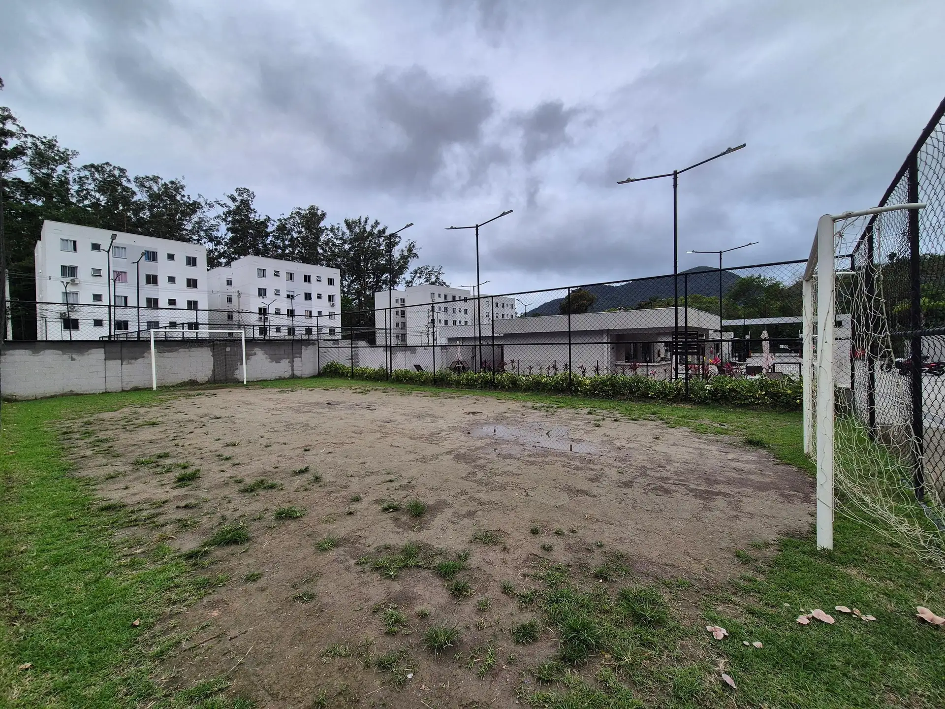 2-bedroom apartment with 1 en-suite and open-air pool