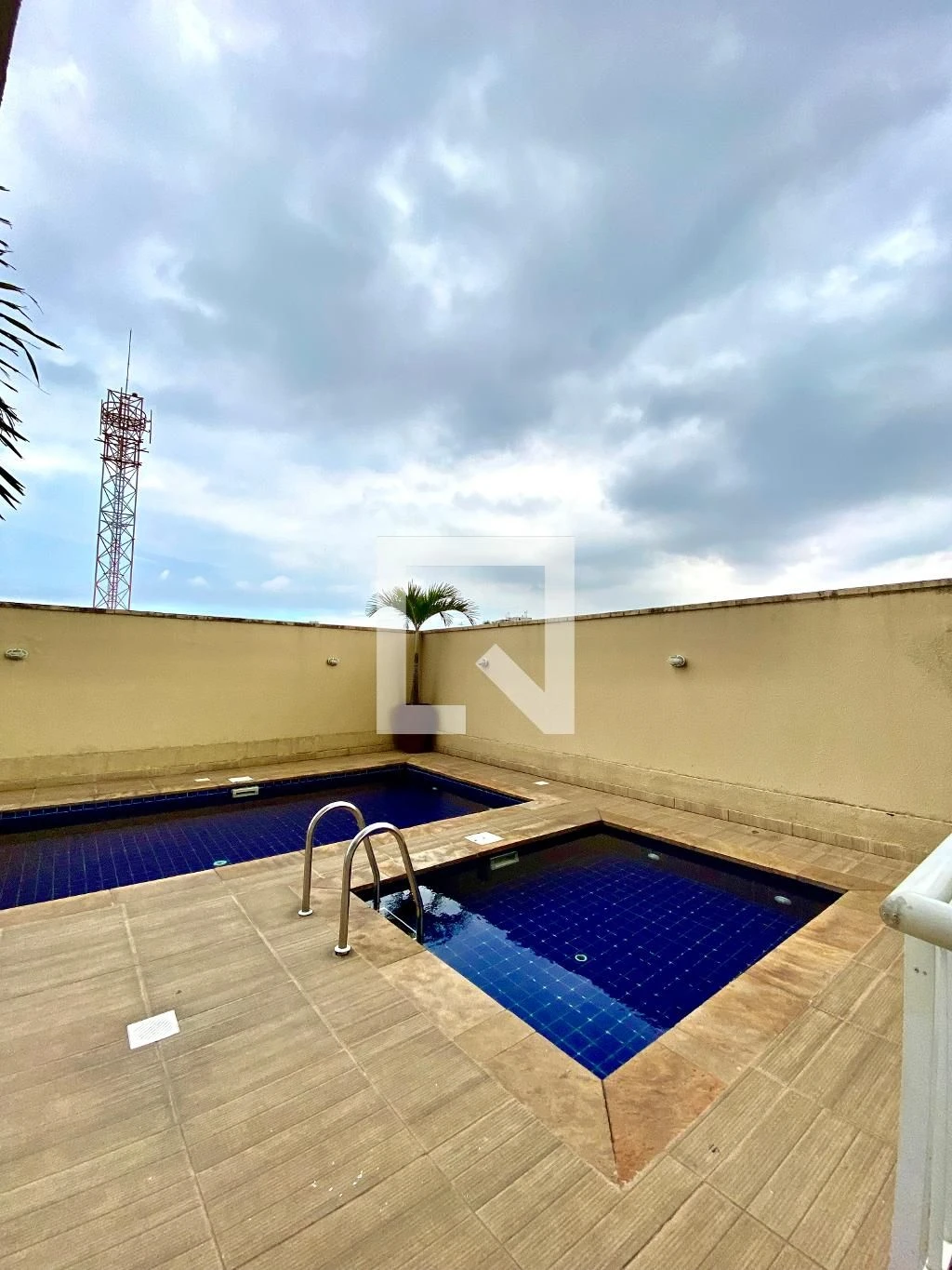 Apartamento de 2 quartos em condomínio com piscina — photo 27