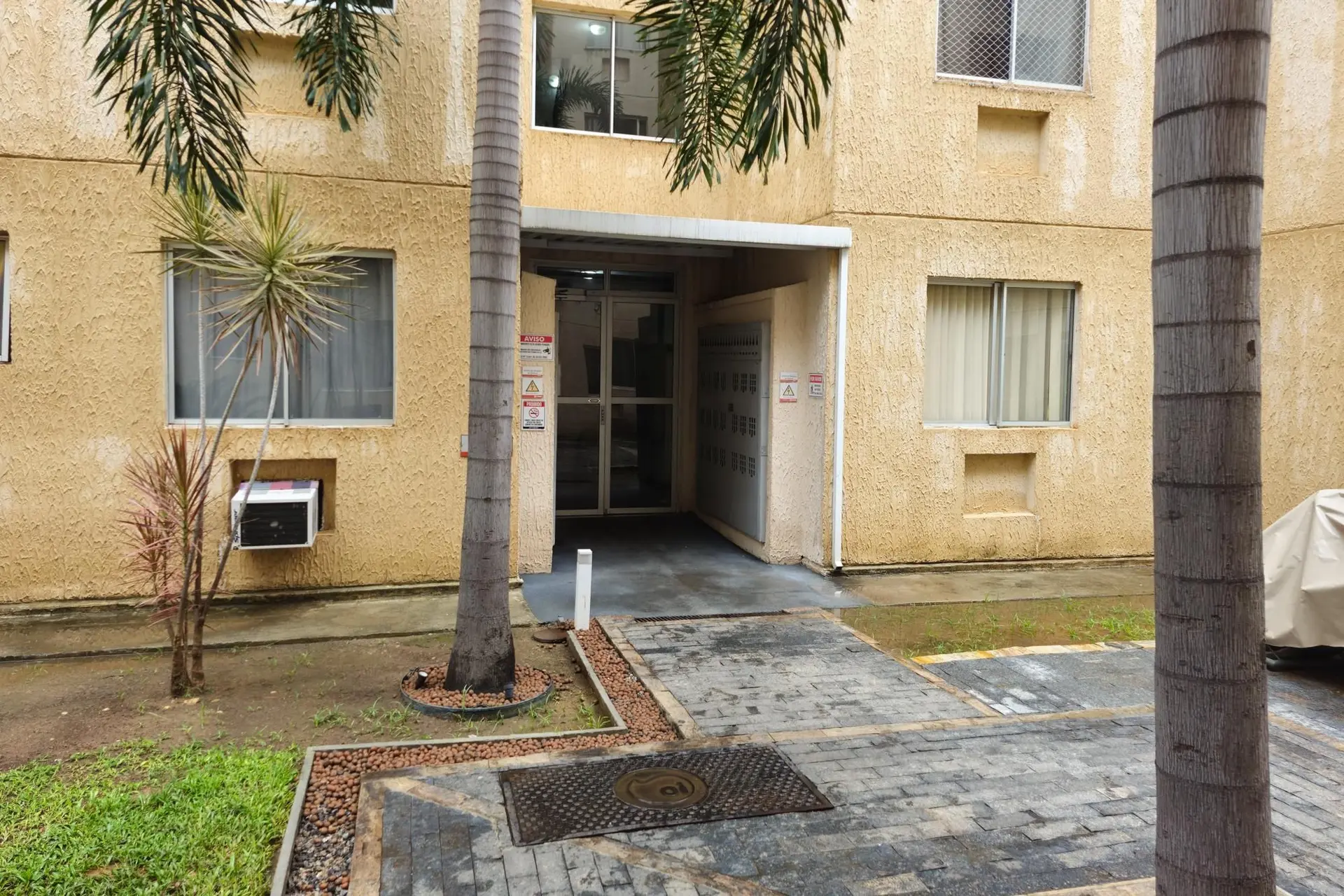Furnished 2-bedroom apartment with 1 bathroom and parking — photo 50