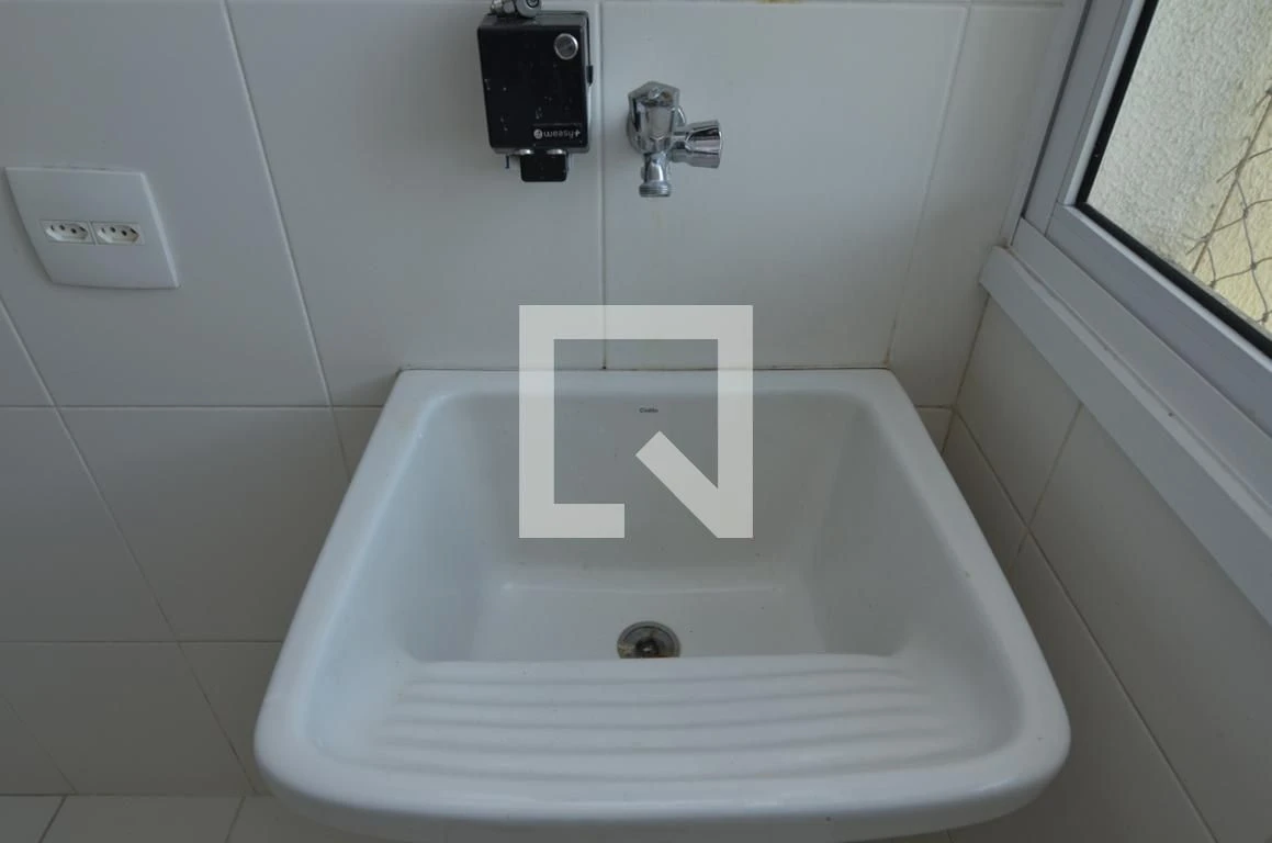 Квартира 80 м² із заскленим балконом та робочим місцем — photo 46