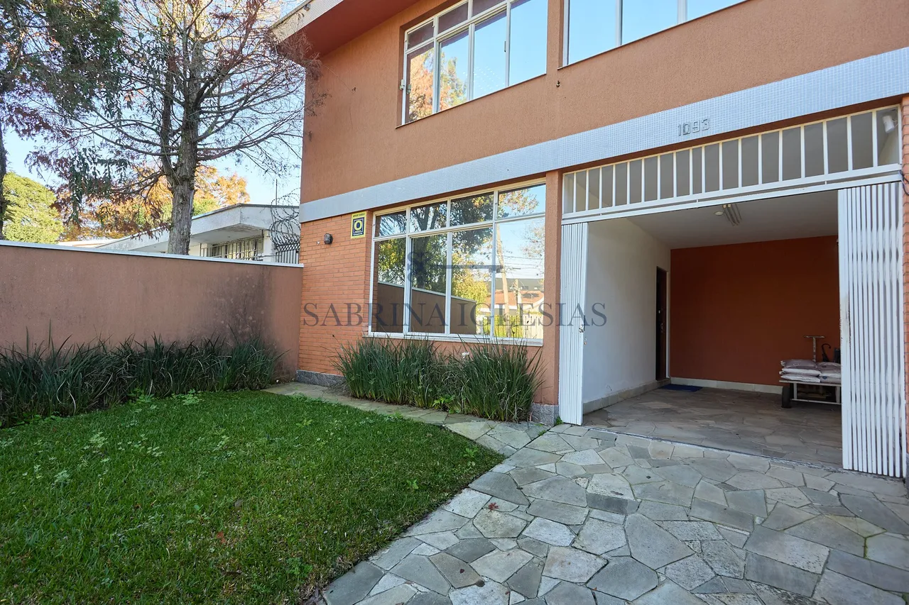 House with 5 bedrooms, 3 bathrooms, and a closed kitchen — photo 14