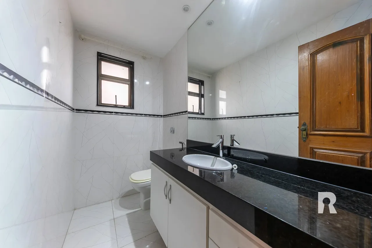 Unfurnished apartment with 4 bedrooms and 4 bathrooms — photo 12