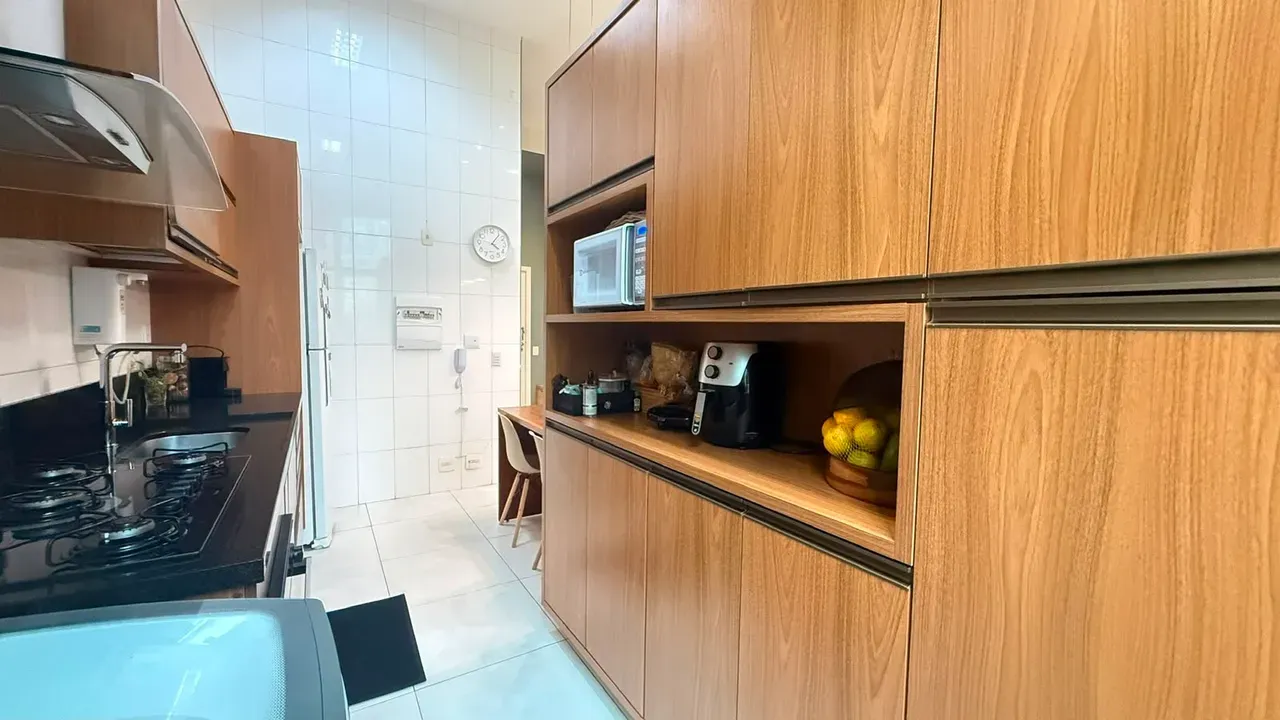 Furnished loft with 2 bedrooms and open-plan kitchen — photo 22