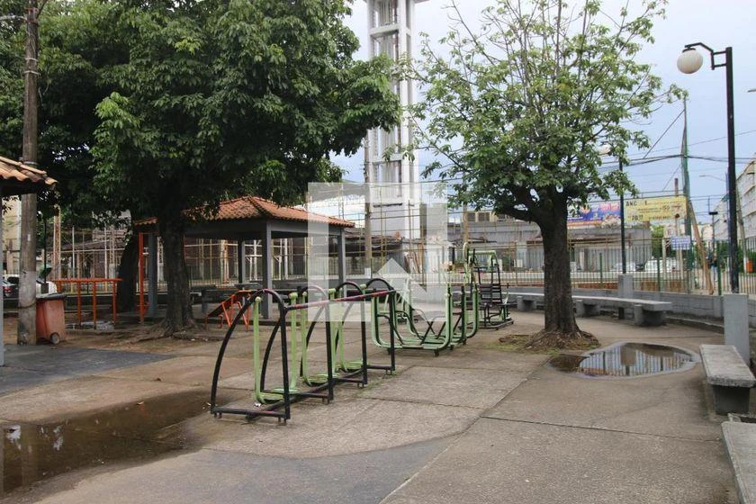 2-bedroom apartment in a building with a gym — photo 38