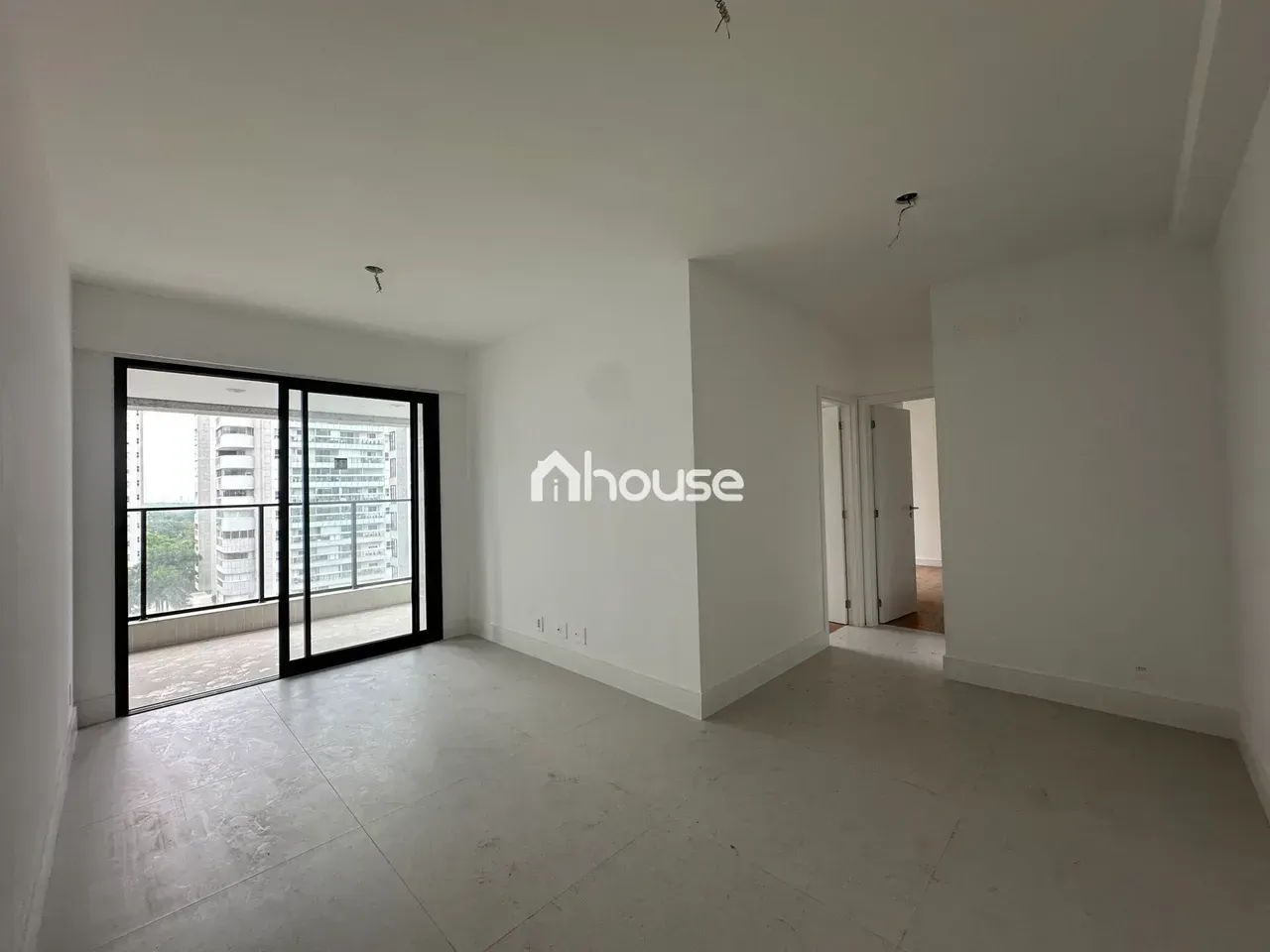 Apartment with 2 bedrooms, glass balcony, and 2 parking — photo 6