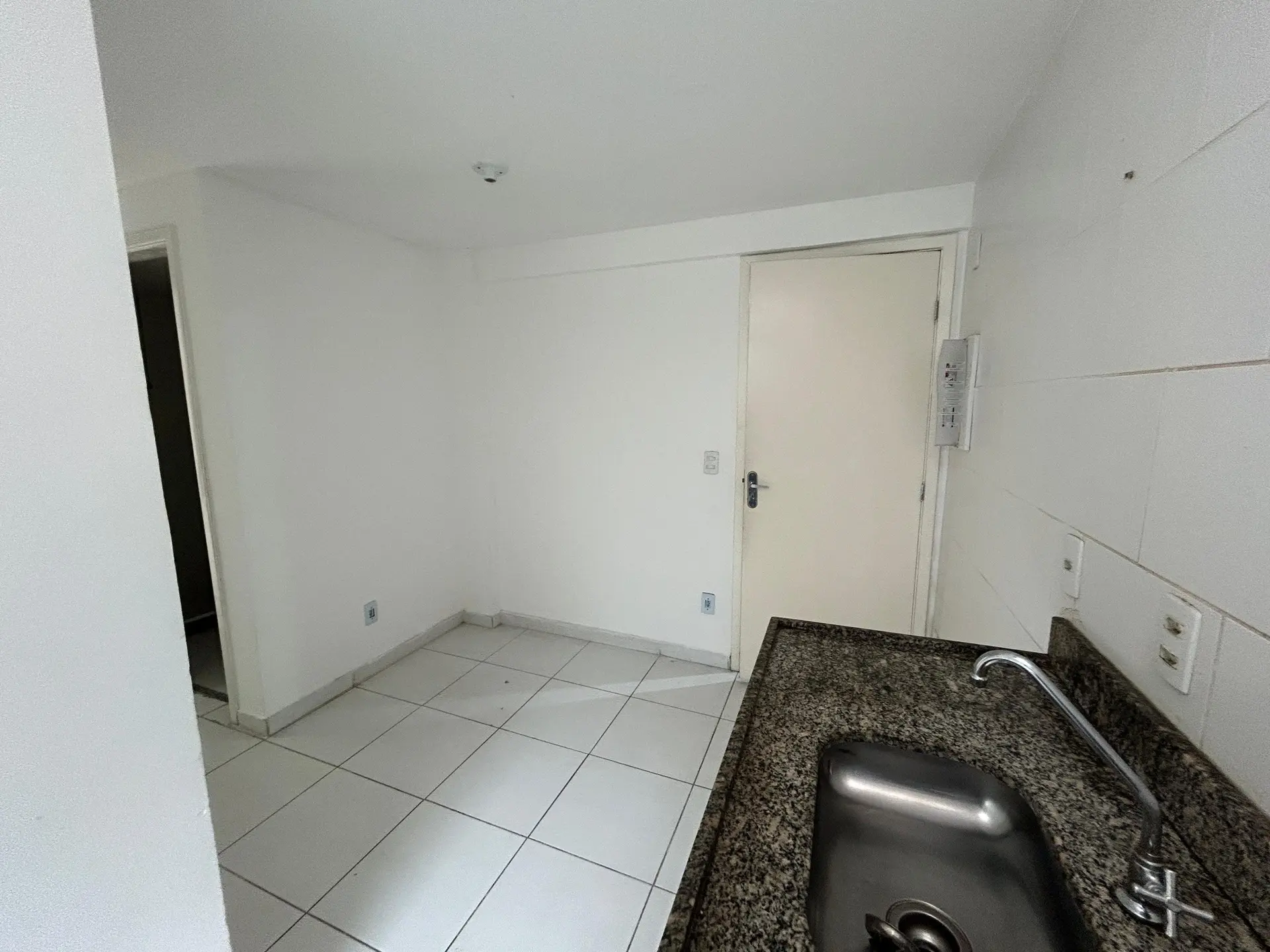 Apartamento sem mobília de 1 quarto com 2 banheiros — photo 12