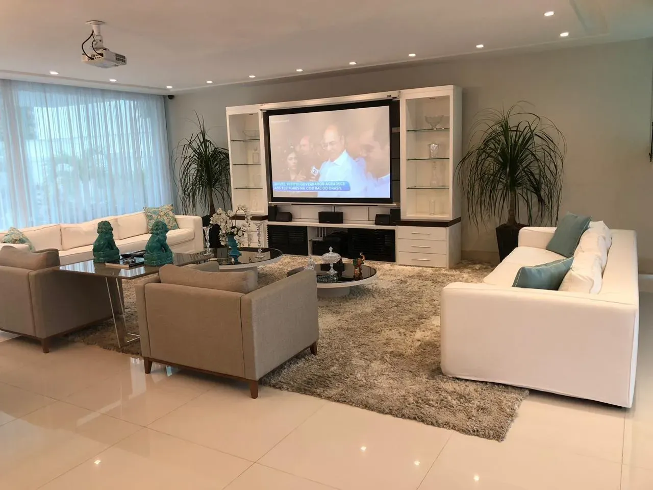Casa amueblada con 5 suites, 600 m² y 4 plazas — photo 3