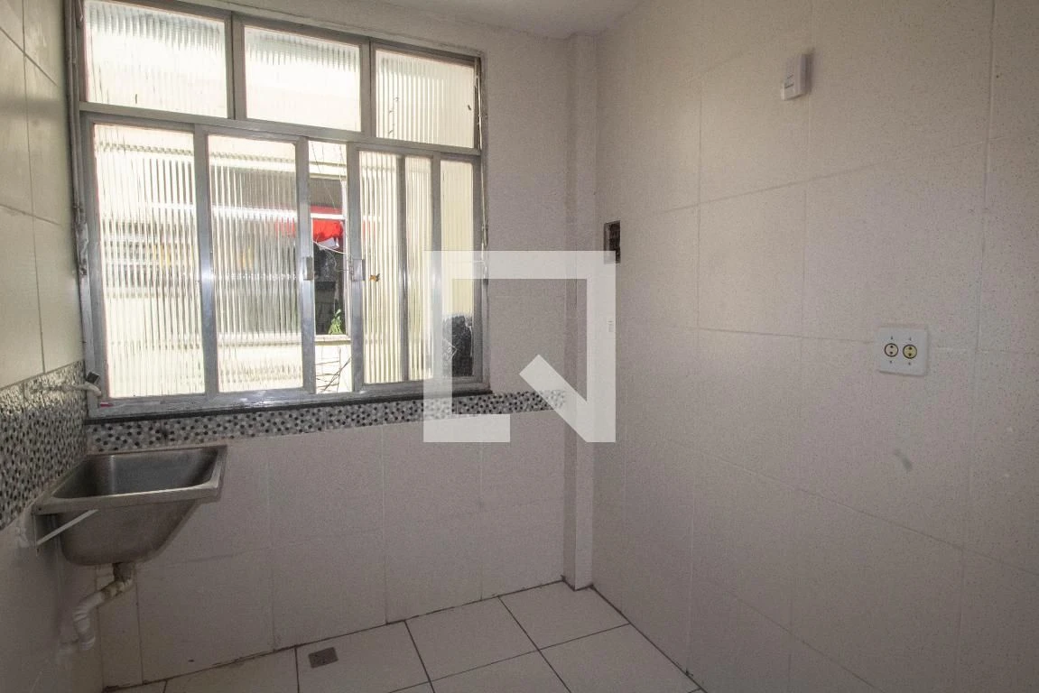 Departamento de 1 dormitorio con piso de madera o laminado — photo 3