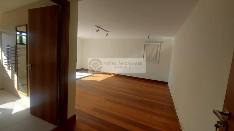 Casa com 6 quartos e 5 suítes, 1036 m² — photo 11