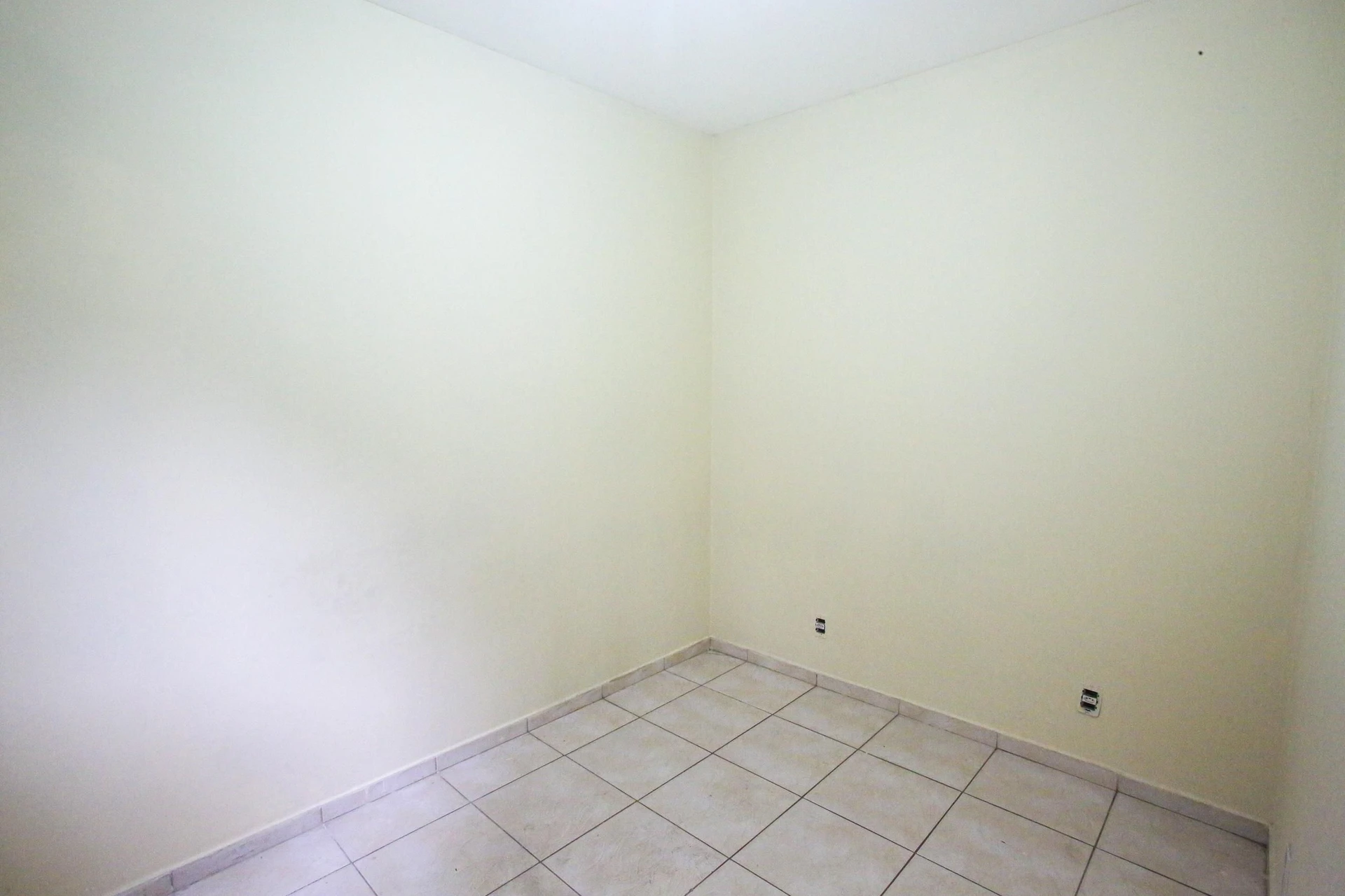 House with 2 bedrooms and 1 bathroom, no parking — photo 6