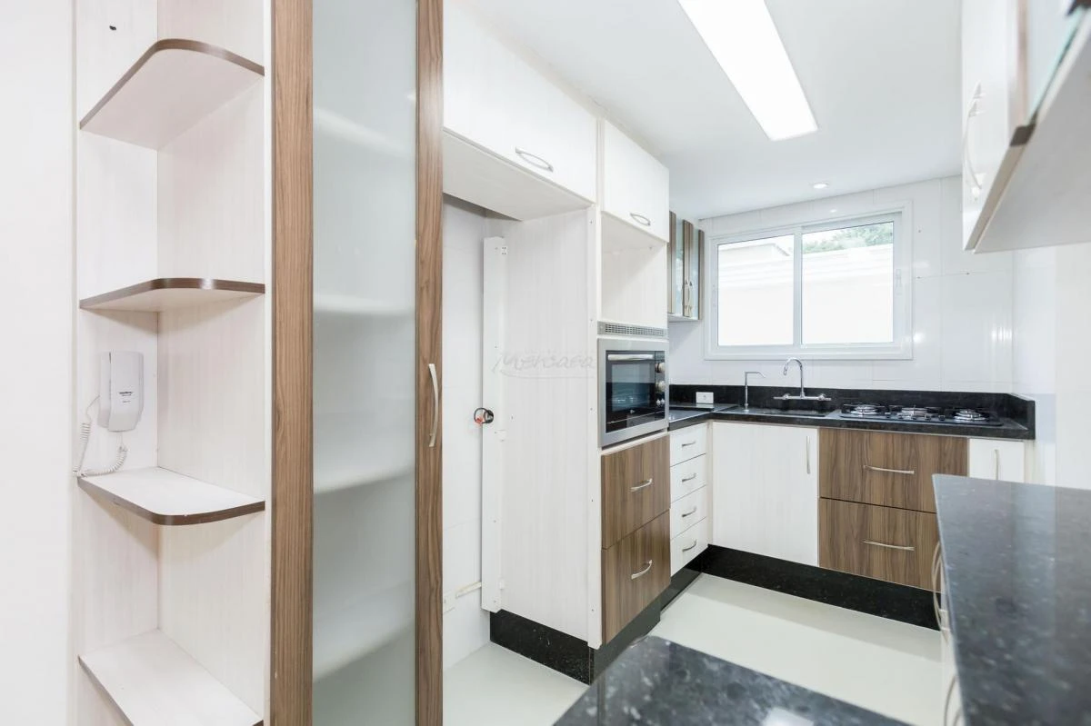 Apartment, 72 m², with a glass-enclosed balcony — photo 10