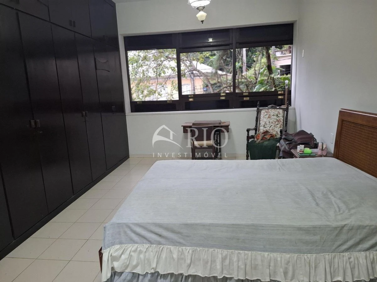 Unfurnished house with 4 bedrooms and 6 bathrooms, 945 m² — photo 43