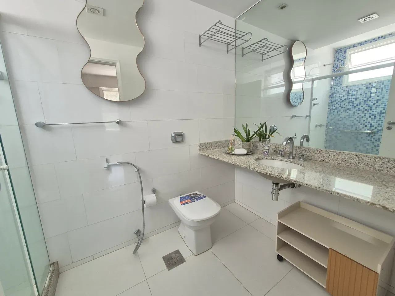 Unfurnished 4-bedroom apartment with a private garden — photo 7