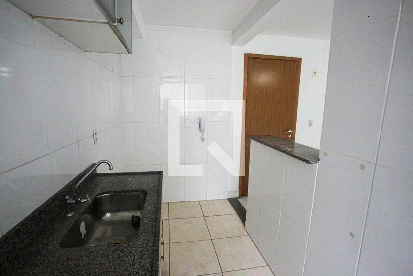 2-bedroom apartment in a building with a gym — photo 14