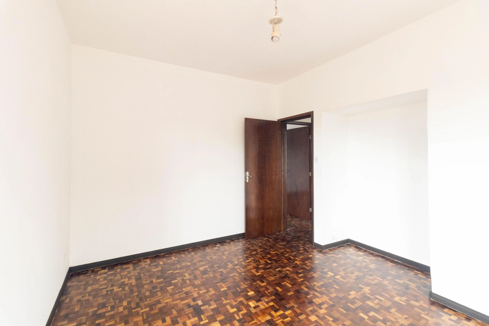 House, 195 m², with floor-to-ceiling windows — photo 24
