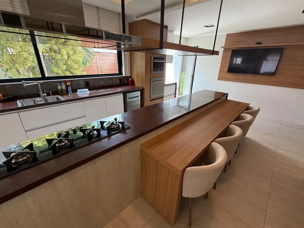 Furnished house with open-plan kitchen, 380 m² — photo 17