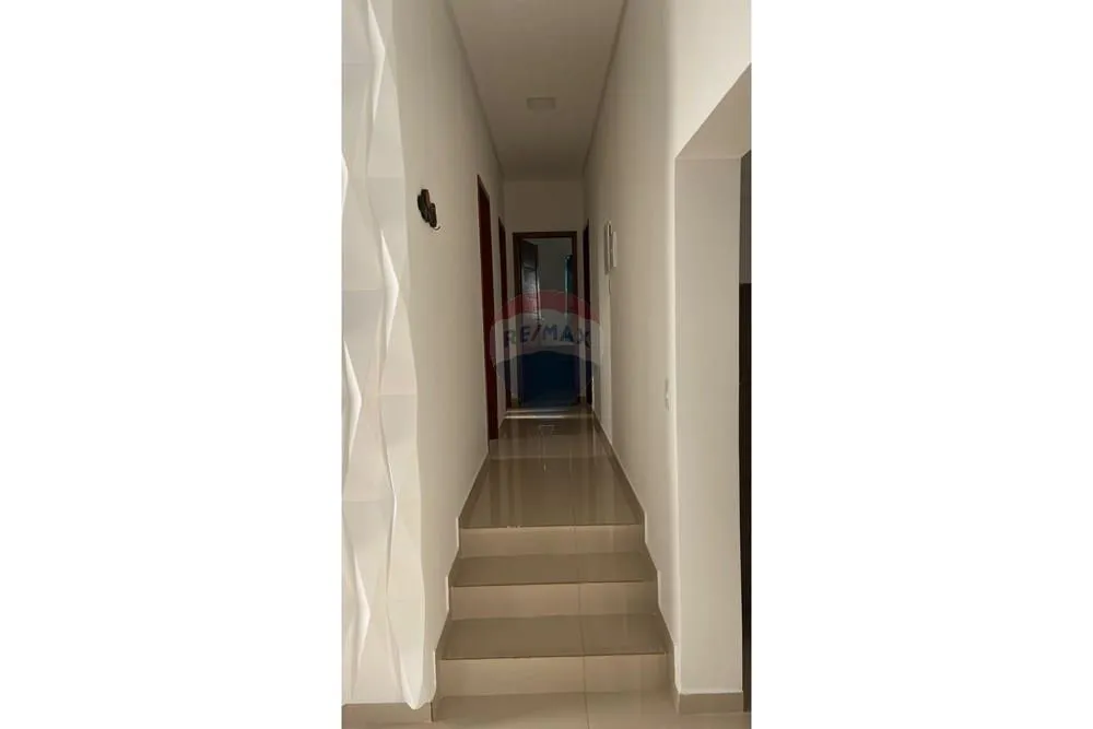 Unfurnished single-story house with 3 bedrooms and 2 suites — photo 16