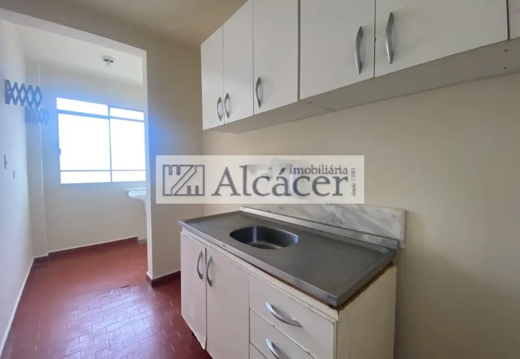 2-bedroom apartment with wood or laminate floors — photo 2