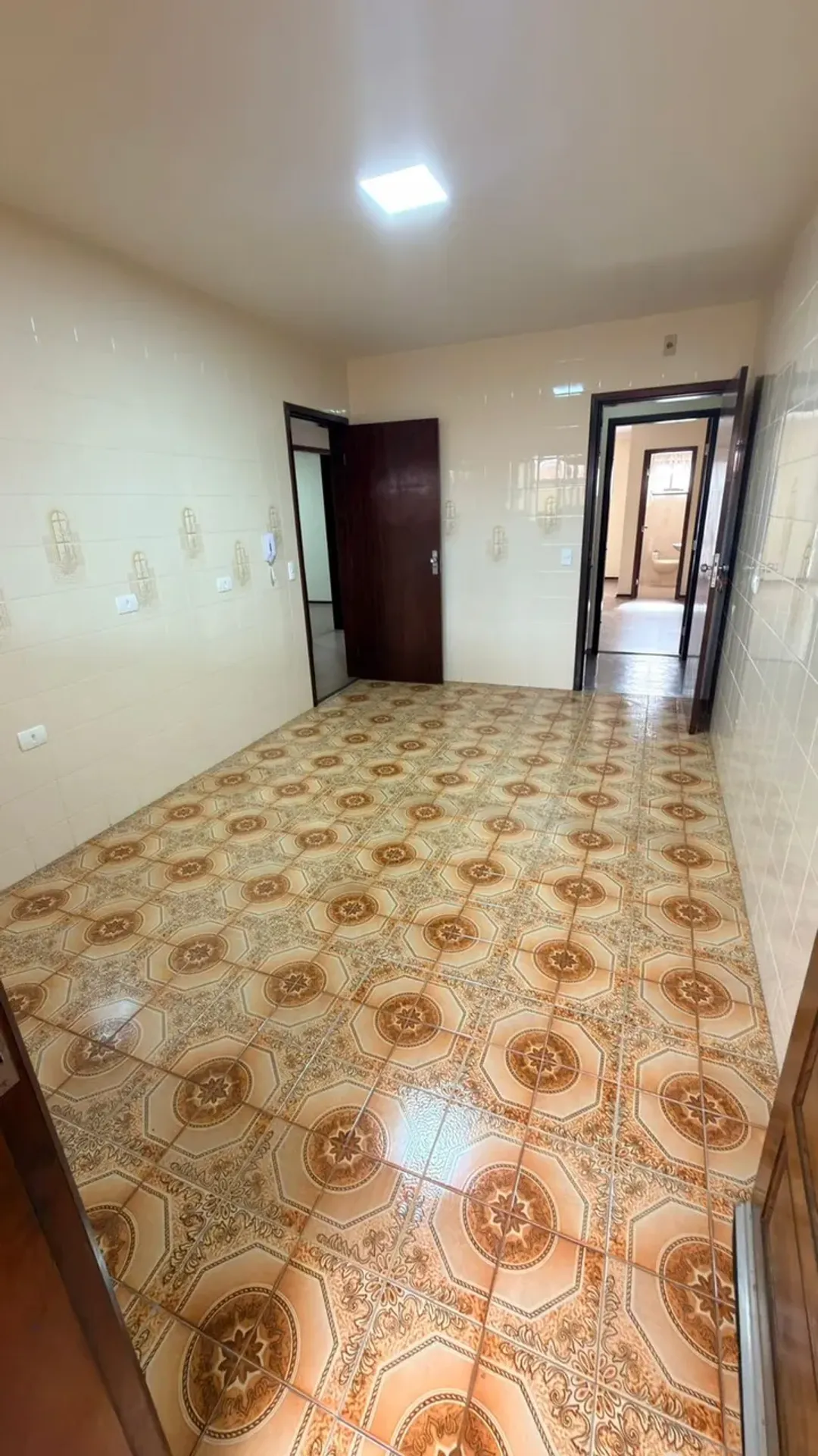 Apartment with 3 bedrooms and 2 bathrooms, no parking — photo 26