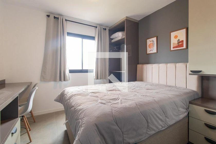 20 m² studio with a washing machine and a home office