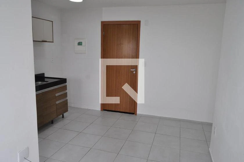 2-bedroom apartment in a building with a gym — photo 5