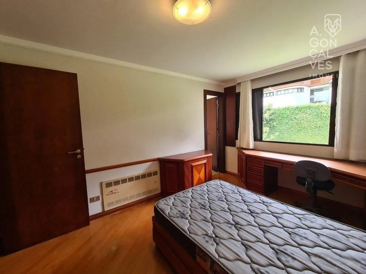 Furnished house with 3 bedrooms, 1000 m² and 4 parking spots — photo 24
