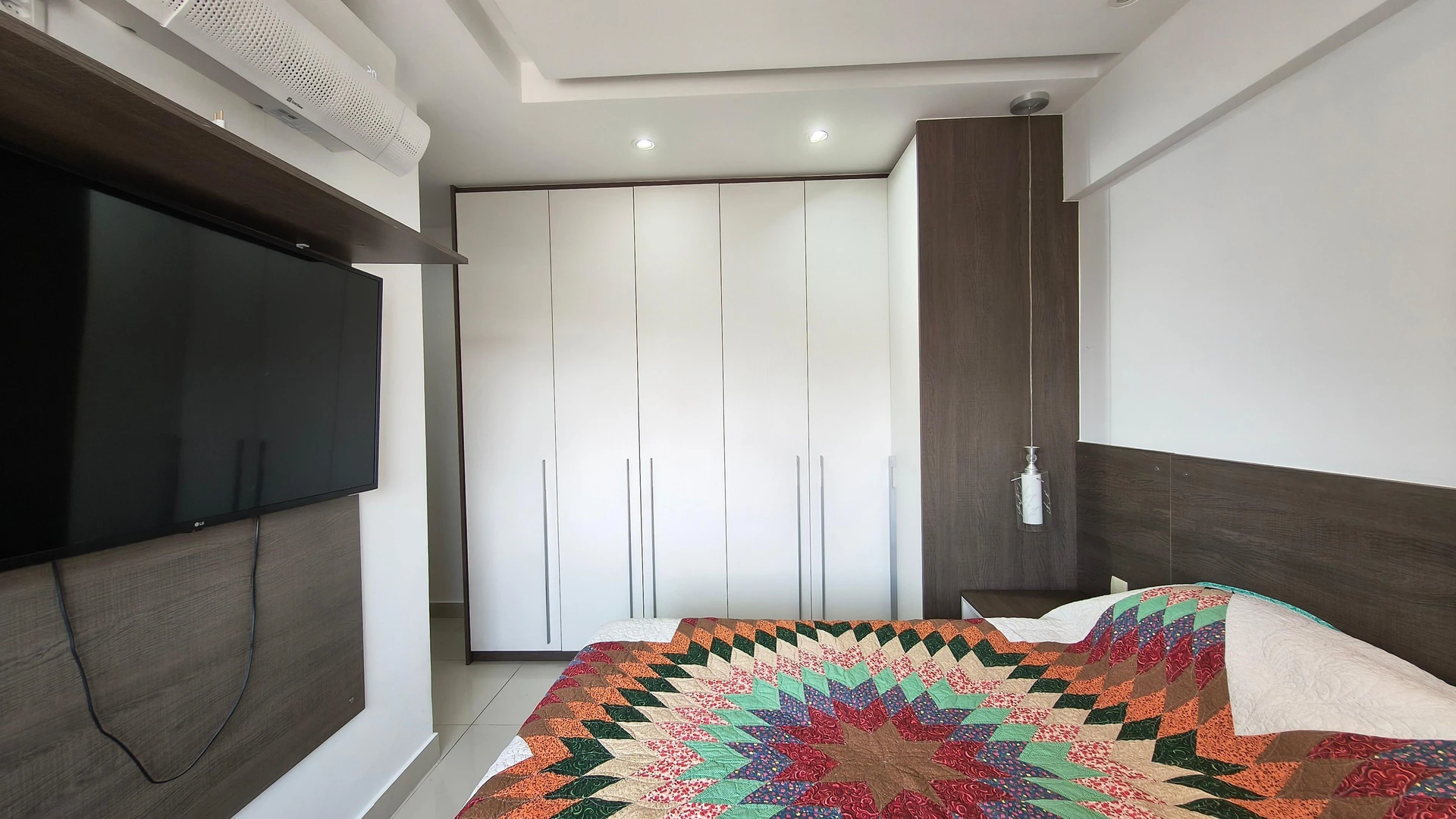 Glass-enclosed balcony in a 3-bedroom apartment, 85 m² — photo 23