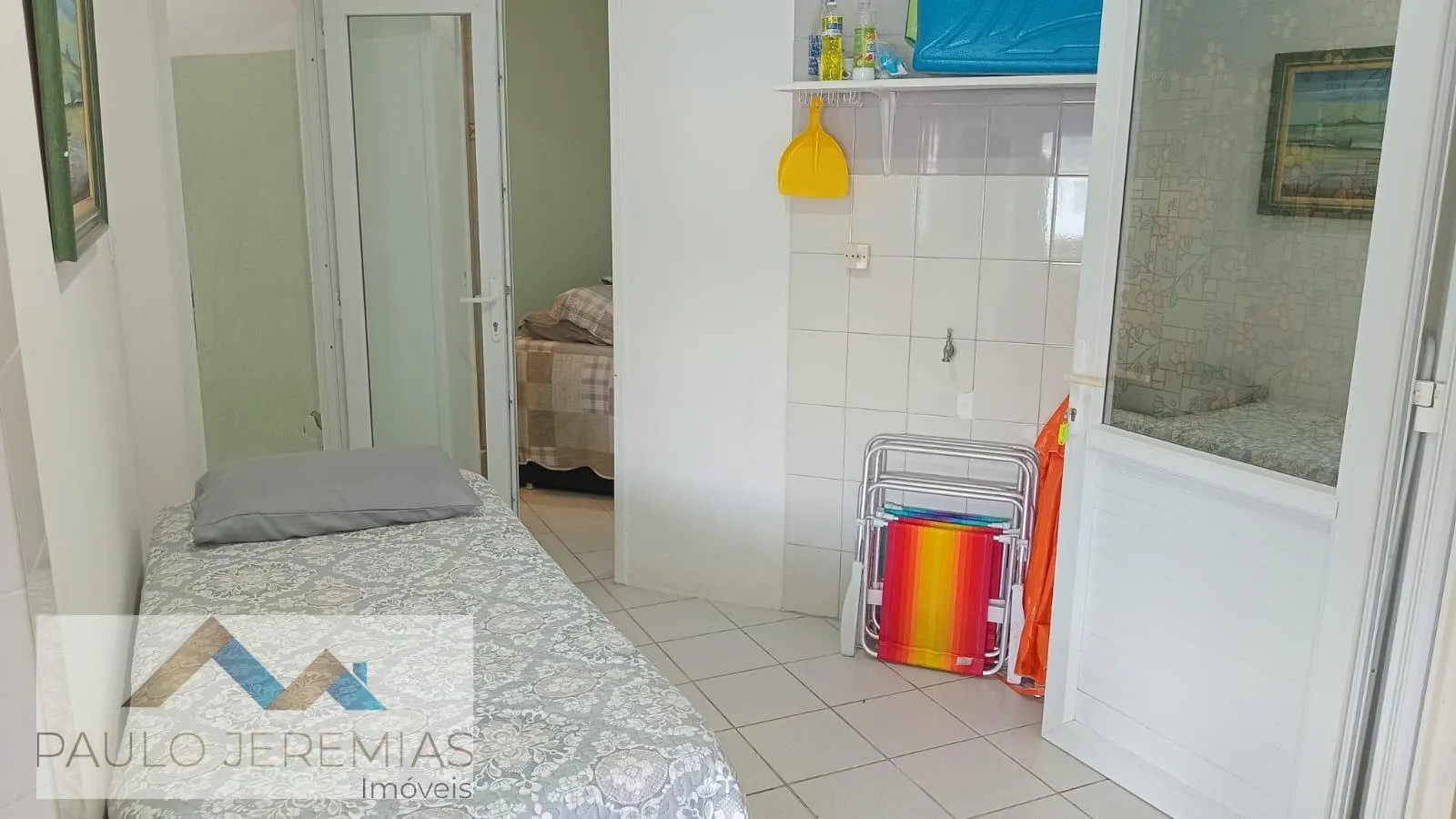 Furnished 2-bedroom apartment with a gas cooktop — photo 17