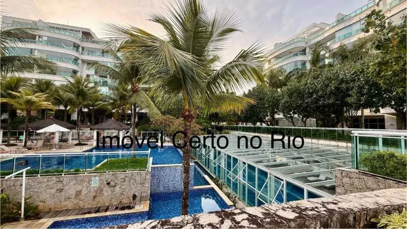Apartment with 4 bedrooms and a glass-enclosed balcony — photo 18