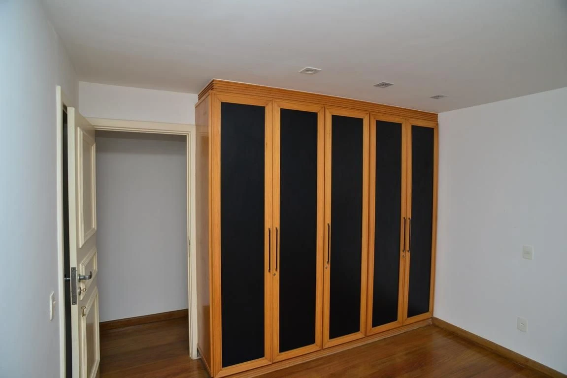 Rentable apartment with 4 bedrooms and a balcony — photo 13
