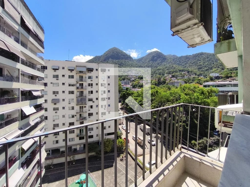 Furnished 4-bedroom apartment with balcony — photo 104