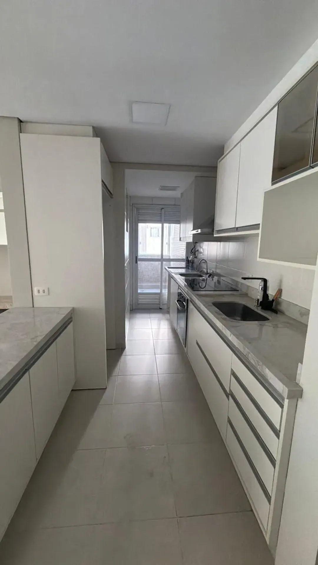 Walk-in closet in a 3-bedroom apartment, 76 m² — photo 24